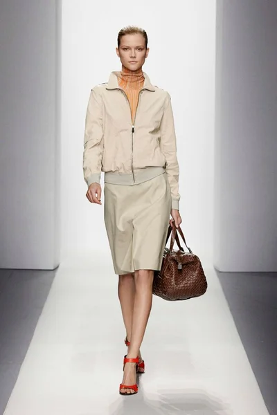 Look 2